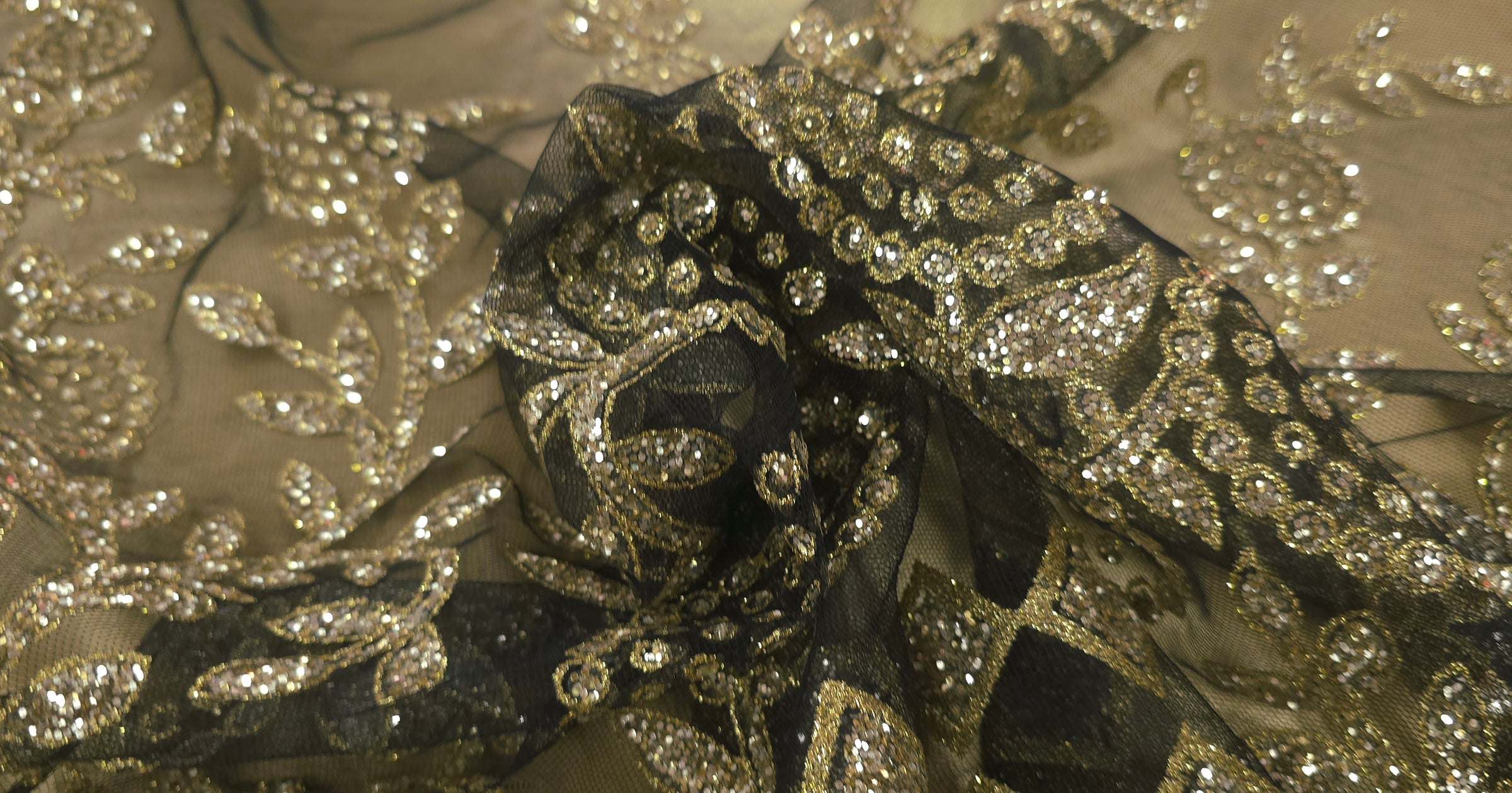 Glitter Lace Regal Dream