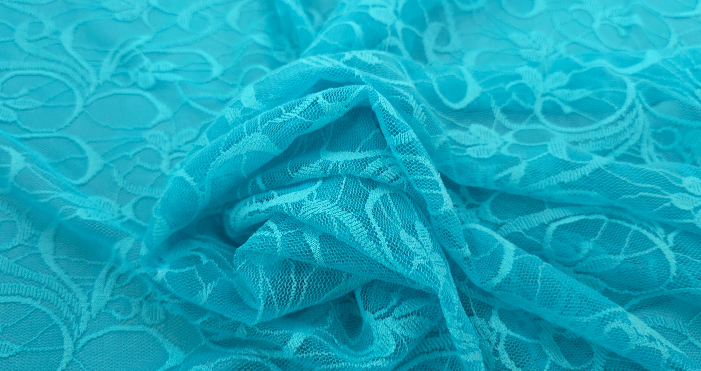 Stretch Lace Belle Capri