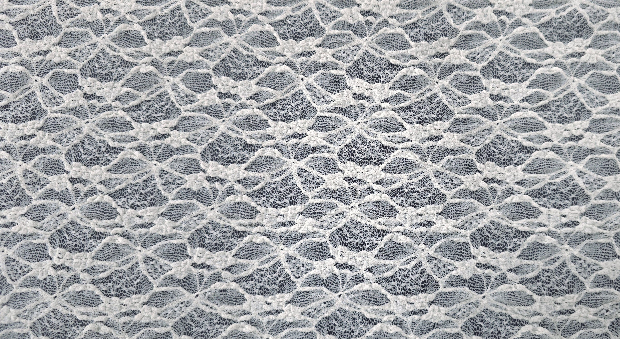 Lacey Stretch Lace Cream