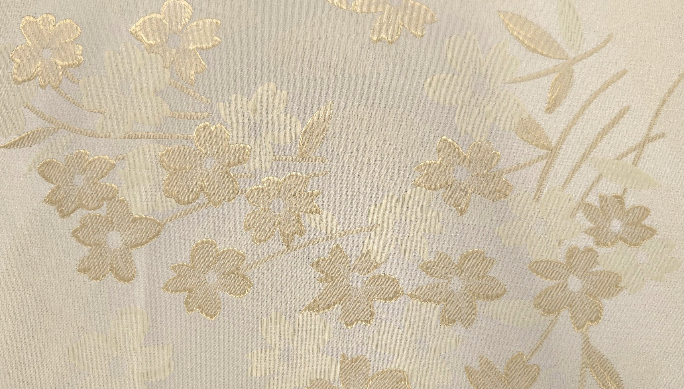 Brocade Elegant Promenade