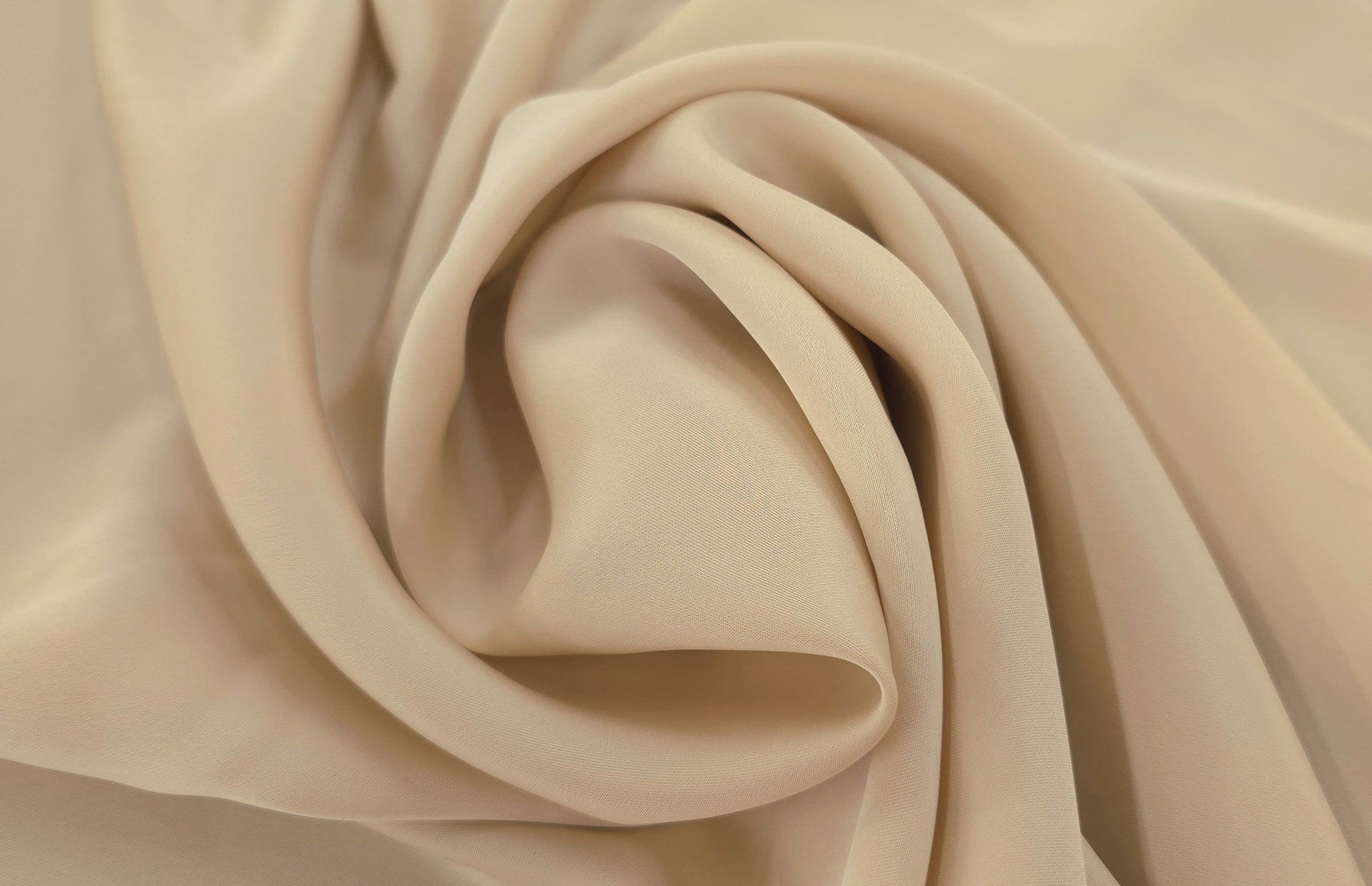 Luxe Stretch Satin Champagne