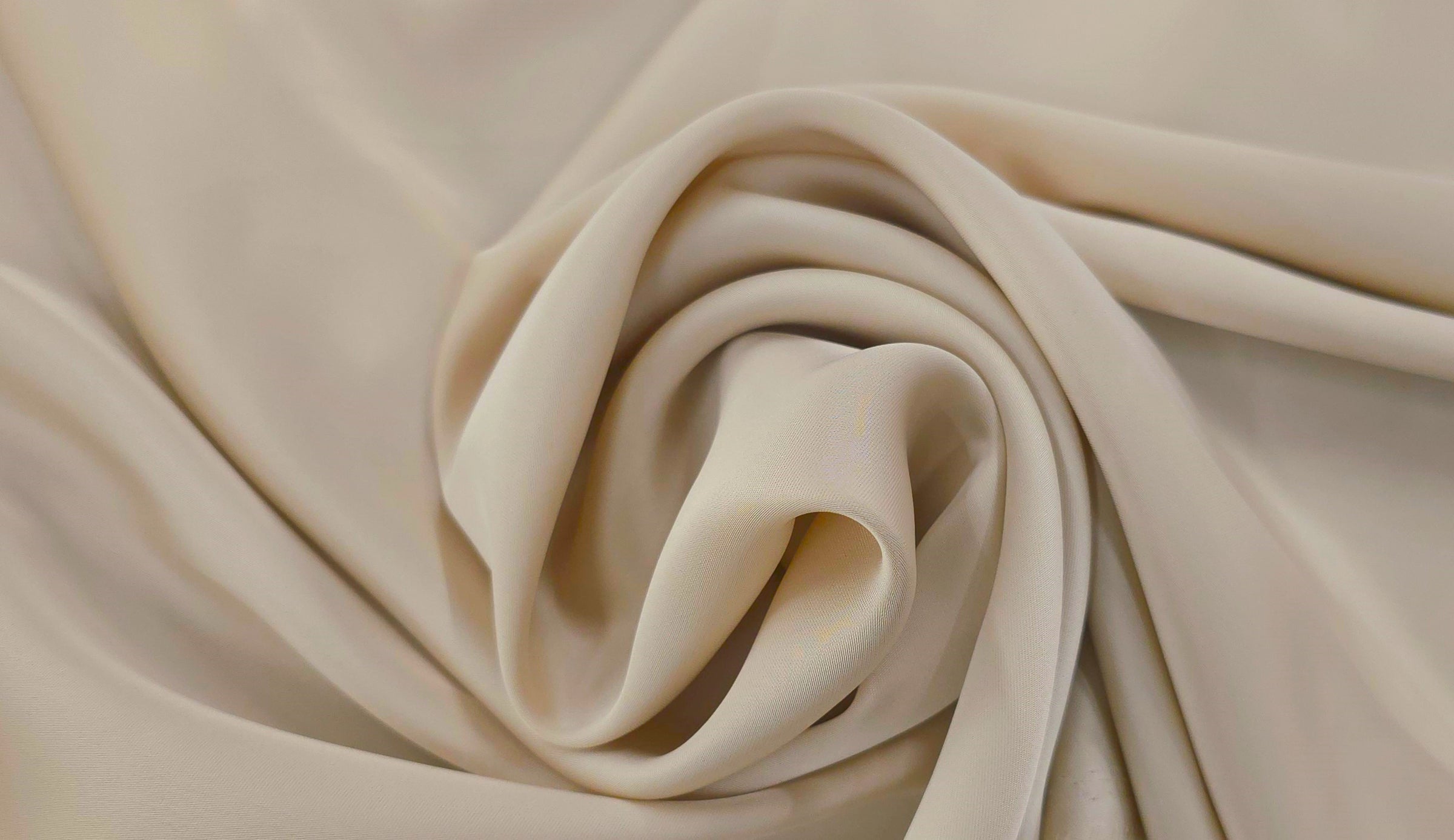 Regal Stretch Satin Natural